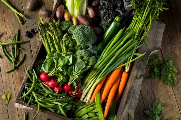 An in-depth look at the Anti-Inflammatory Superfoods, Healing Nutrients, and Astute Dietary Selections to Naturally Reduce Achy Joints